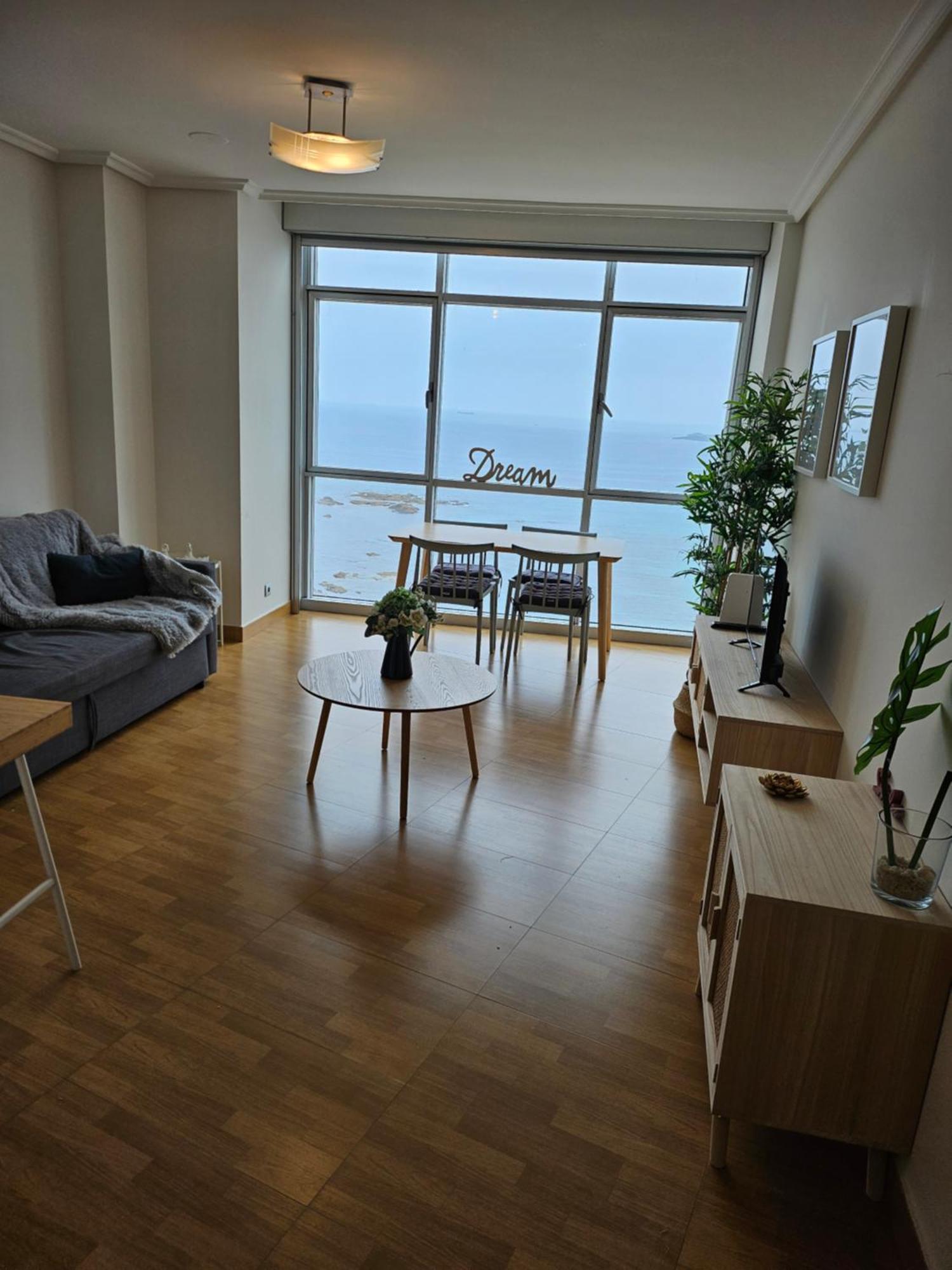 Vivienda Con Increibles Vistas A La Playa De Riazor Lägenhet A Coruña Exteriör bild